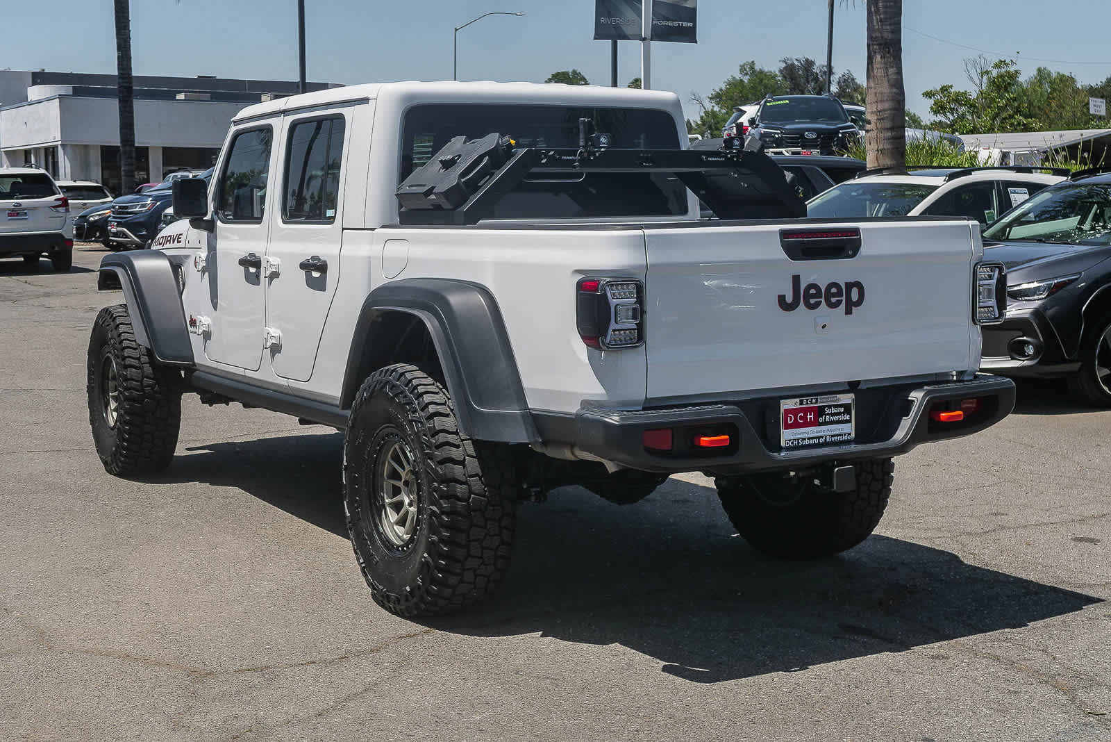 Used 2023 Jeep Gladiator Mojave AWD/4WD image 6