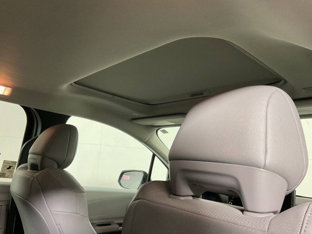 New 2026 Toyota Sienna XLE image 2