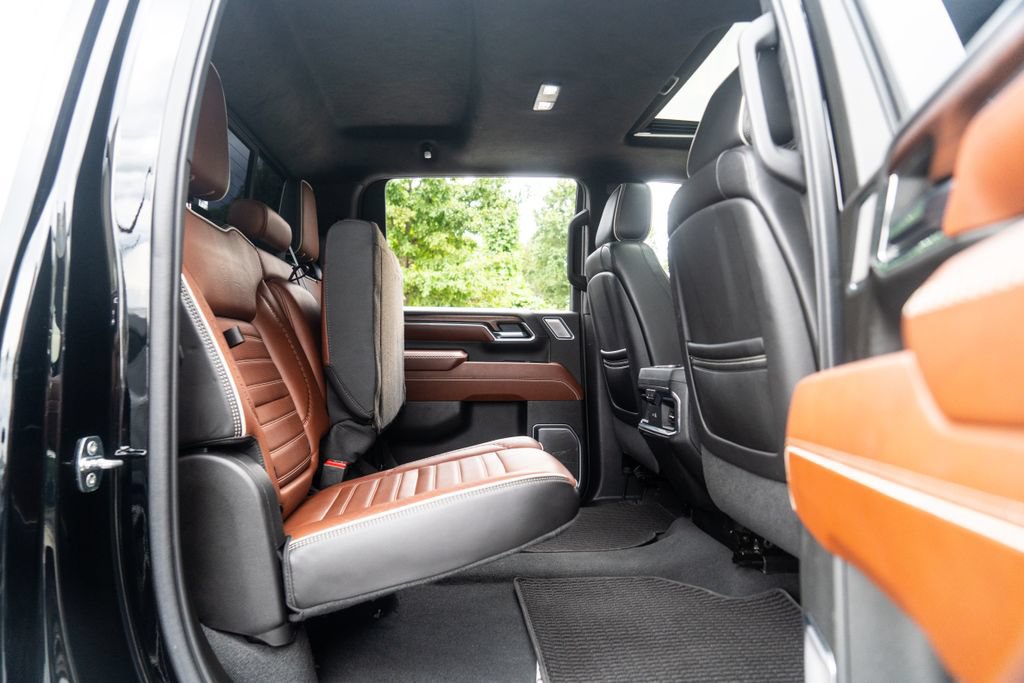 Used 2024 GMC Sierra 3500 Denali Ultimate AWD/4WD image 44