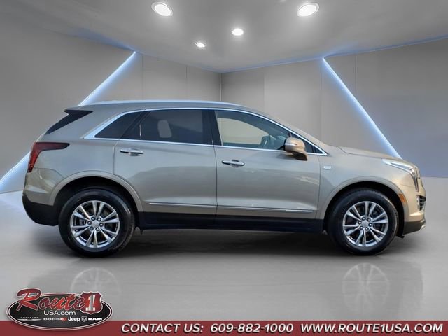 Used 2023 Cadillac XT5 Premium Luxury AWD/4WD image 2