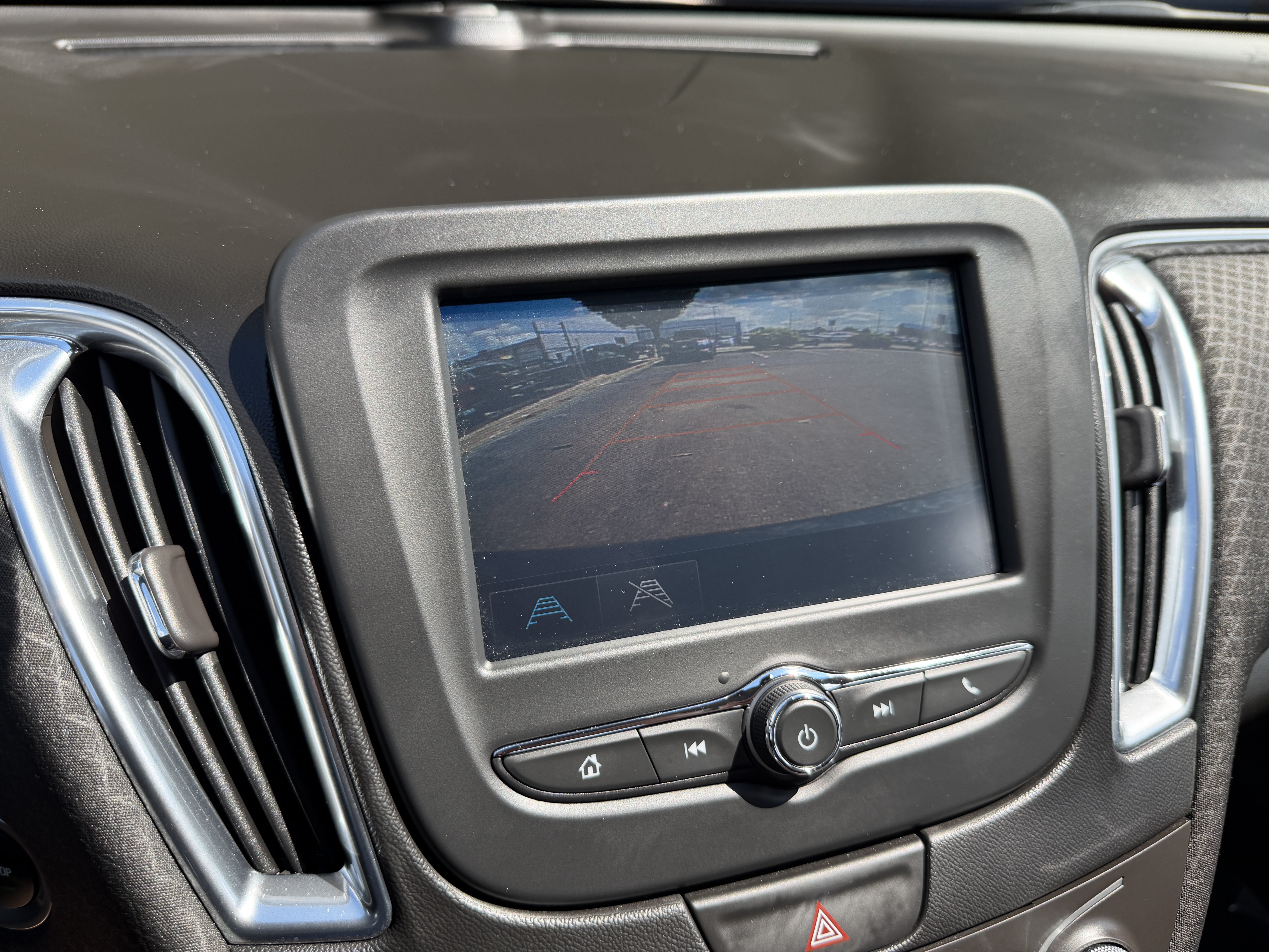 Used 2016 Chevrolet Malibu LT FWD image 20