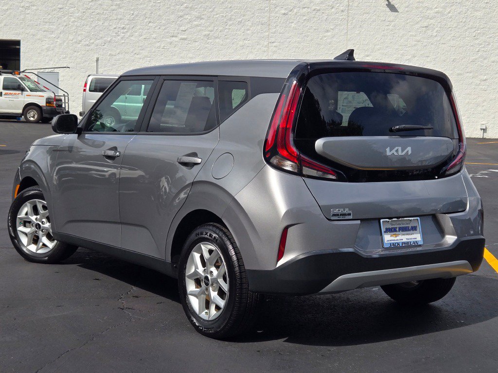 Used 2024 Kia Soul LX w/ Option Group 015 FWD image 14