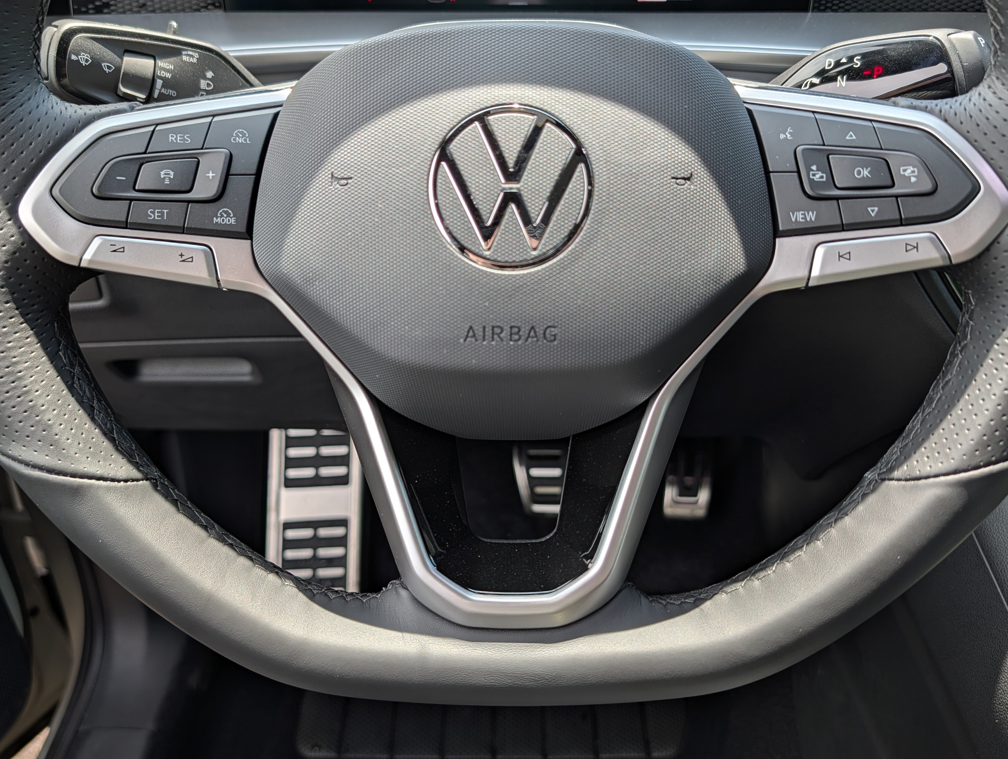 Certified 2026 Volkswagen Tiguan SE R-Line AWD/4WD image 25