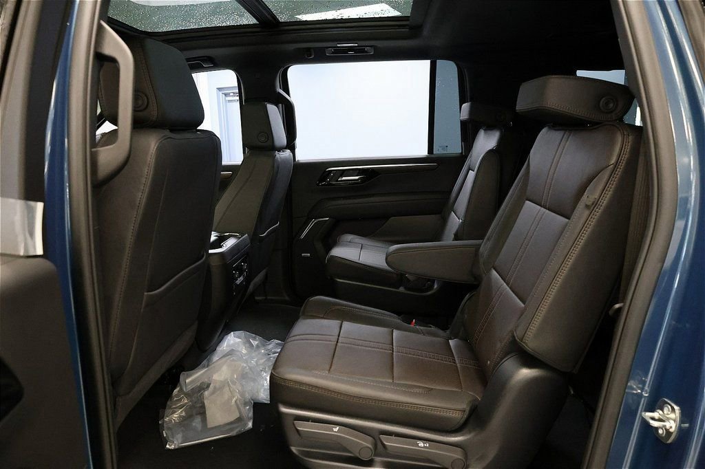 New 2026 Chevrolet Suburban High Country image 19