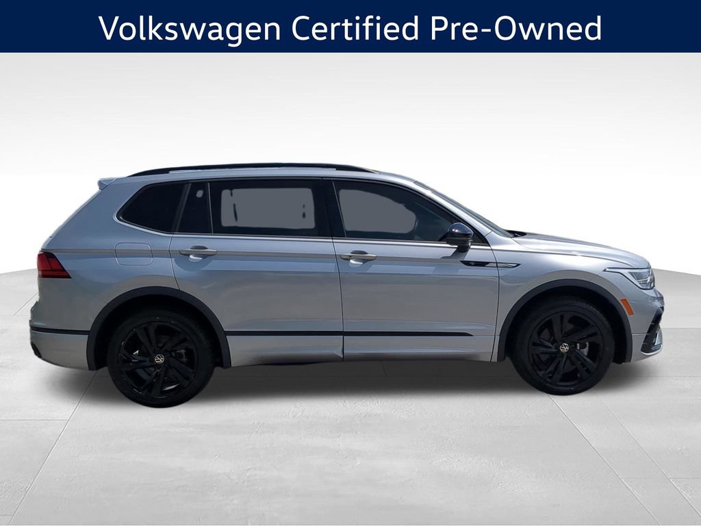 Certified 2023 Volkswagen Tiguan SE R-Line FWD image 2