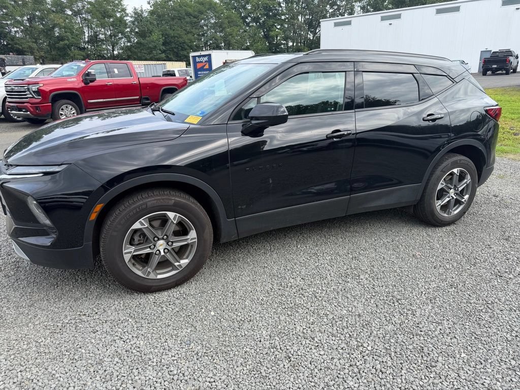 Used 2024 Chevrolet Blazer LT w/ Convenience Package FWD image 5