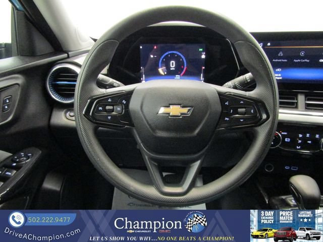 Used 2025 Chevrolet Trax LT FWD image 23