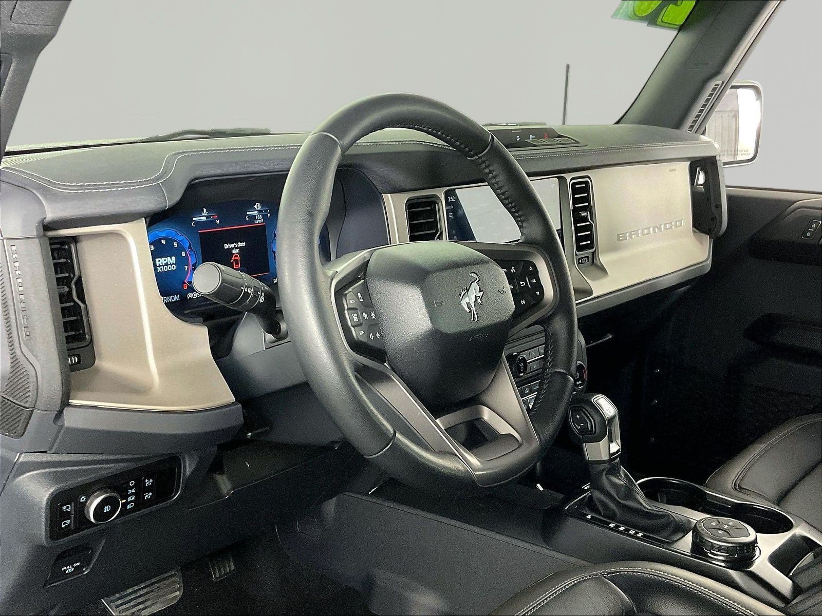 Used 2025 Ford Bronco Outer Banks AWD/4WD image 17