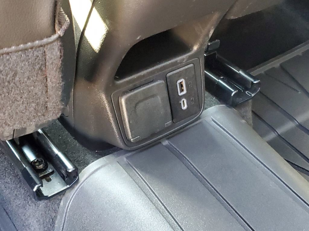 Used 2023 Buick Encore GX Essence w/ Advanced Technology Package AWD/4WD image 32