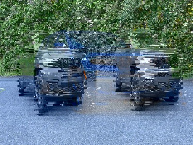 New 2025 Jeep Grand Cherokee L Limited w/ Black Appearance Package image 1