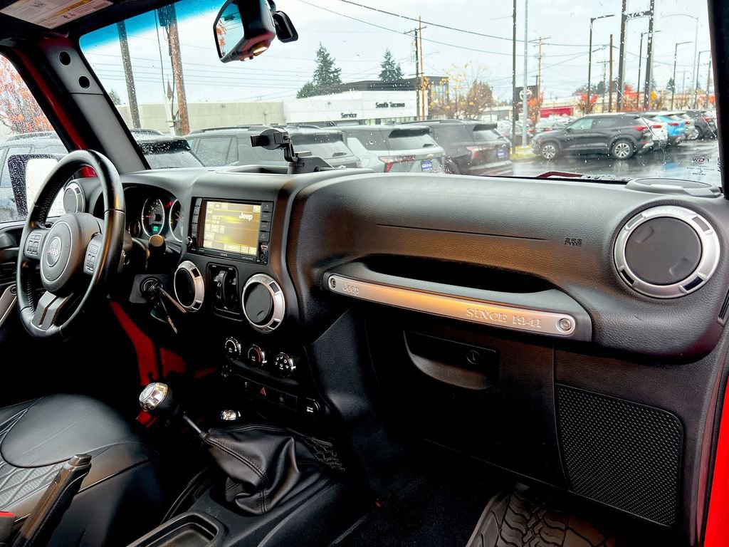 Used 2015 Jeep Wrangler Unlimited Sahara w/ Max Tow Package image 22