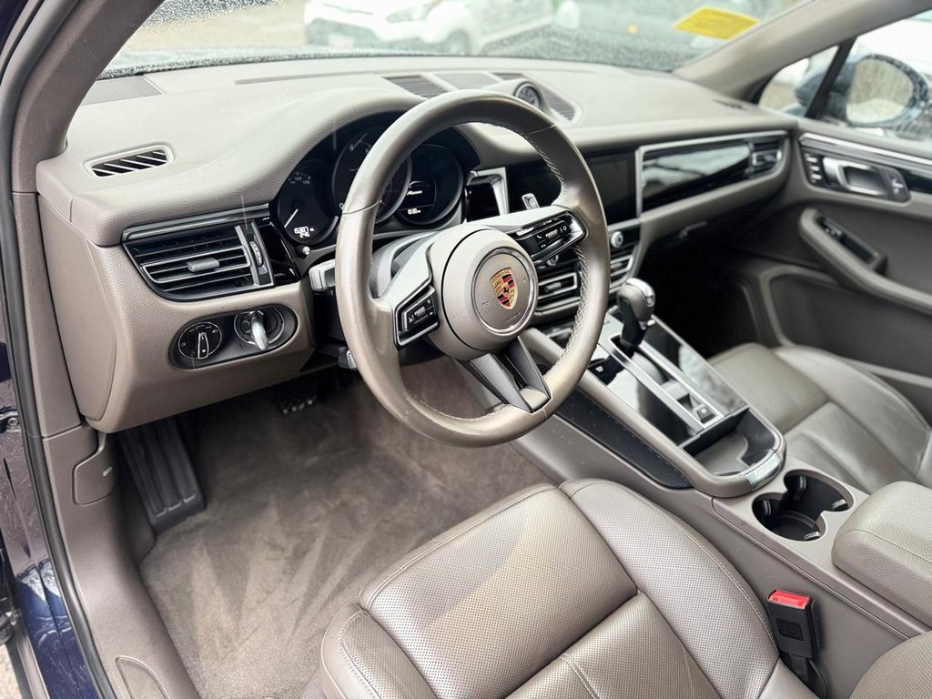 Used 2022 Porsche Macan w/ Premium Package Plus image 13