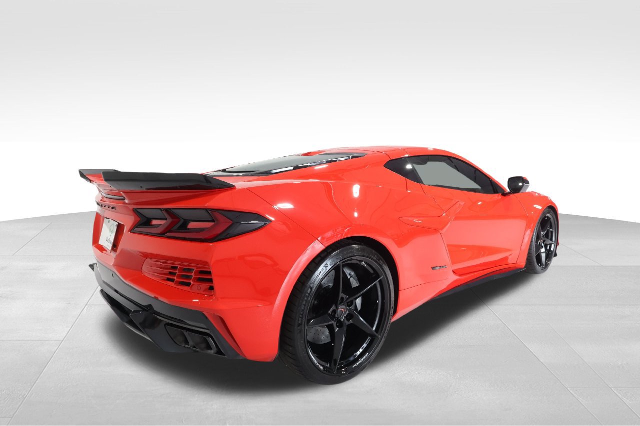 Used 2025 Chevrolet Corvette E-Ray w/ ZER Performance Package AWD/4WD image 4