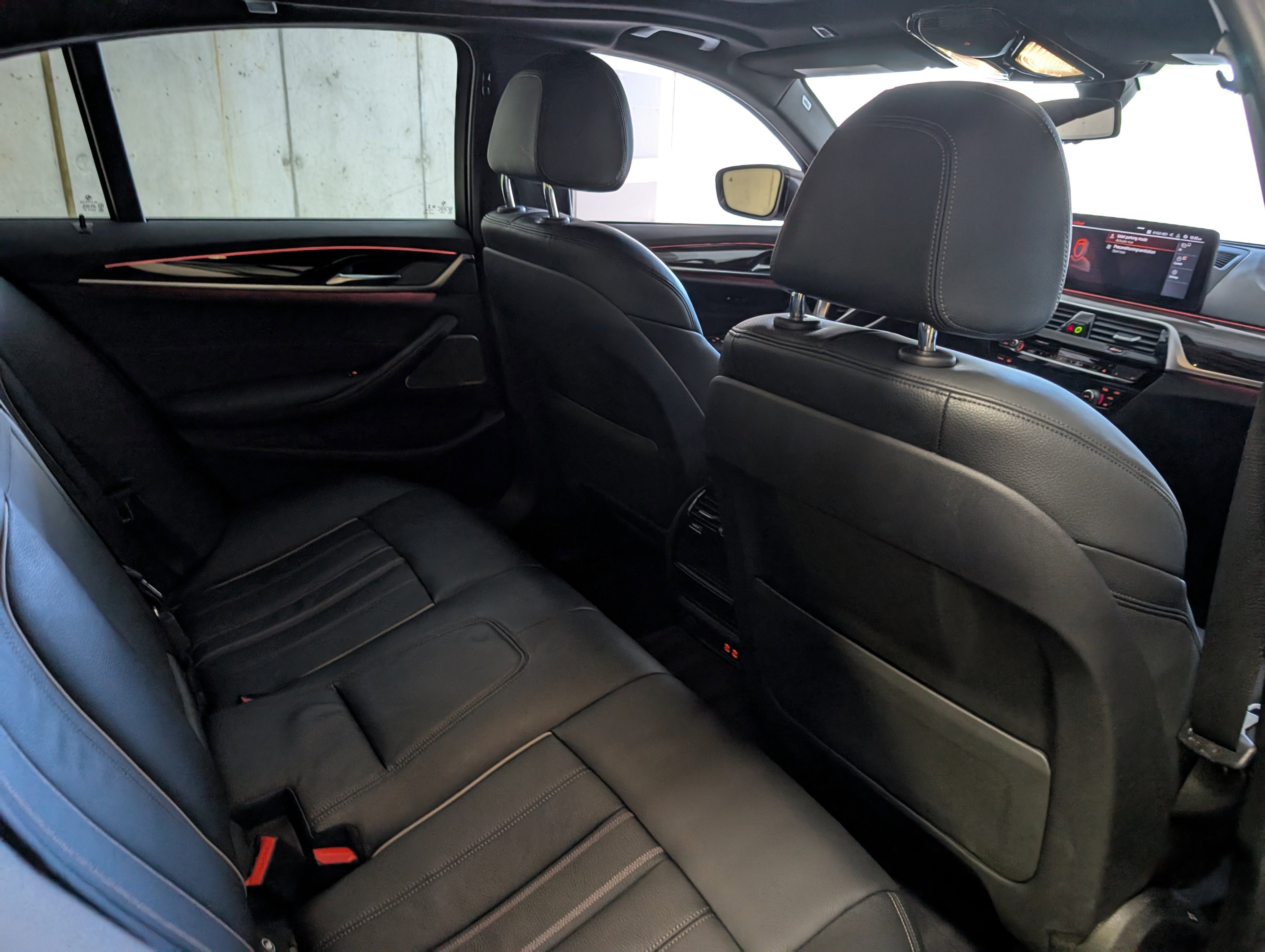 Used 2021 BMW 540i xDrive w/ Premium Package image 21