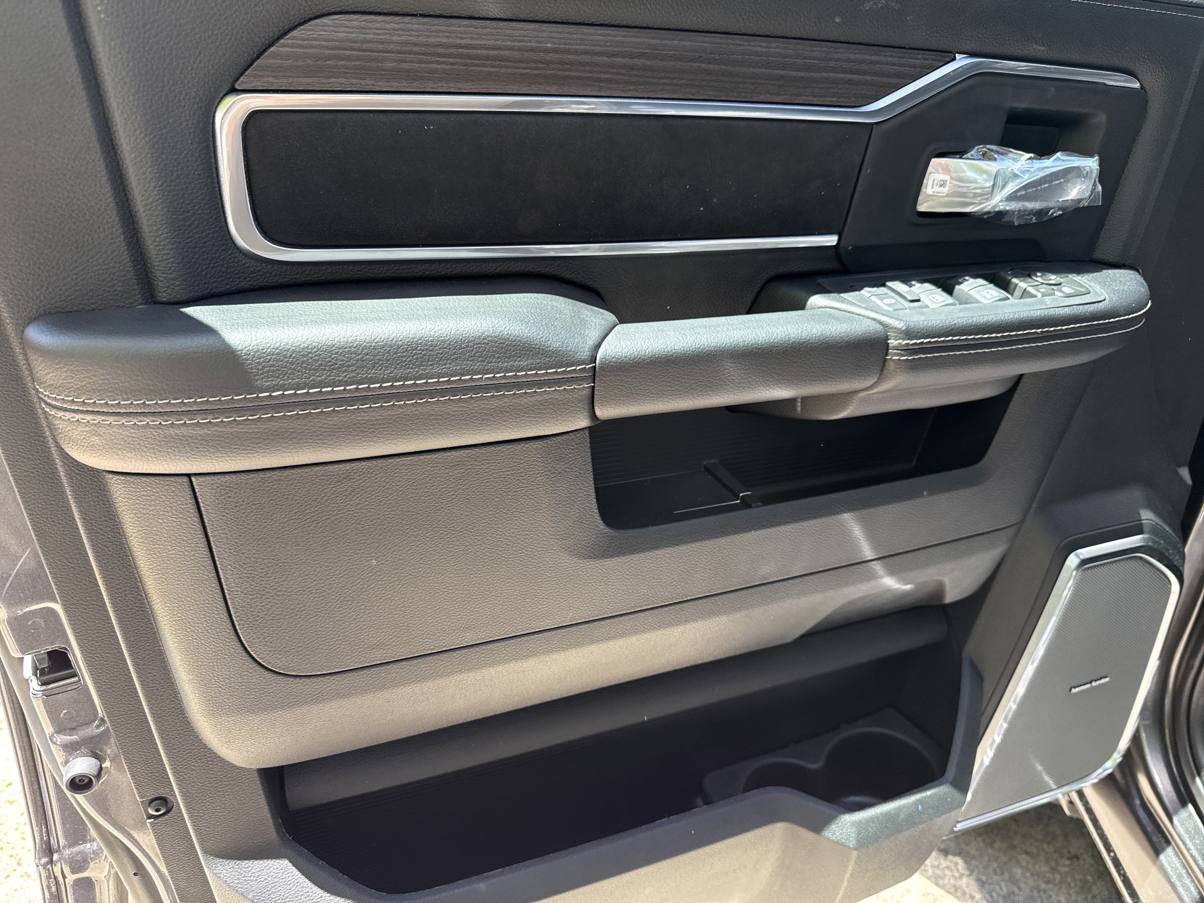New 2026 RAM 3500 Big Horn AWD/4WD image 6