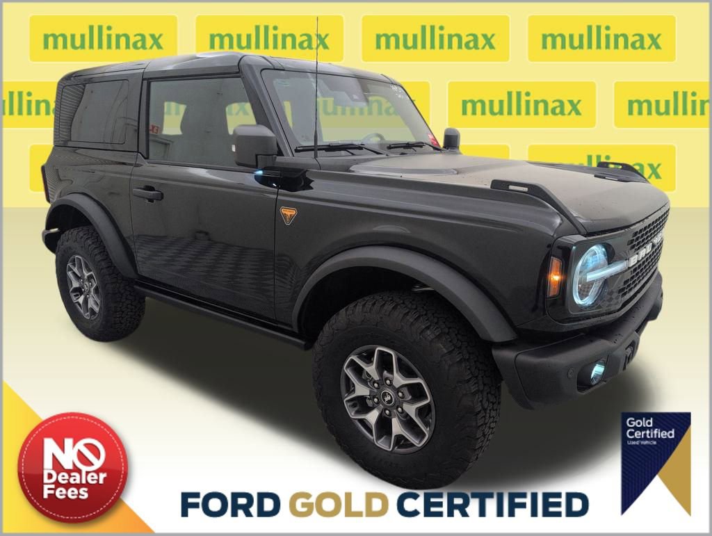 Used 2025 Ford Bronco Badlands image 1