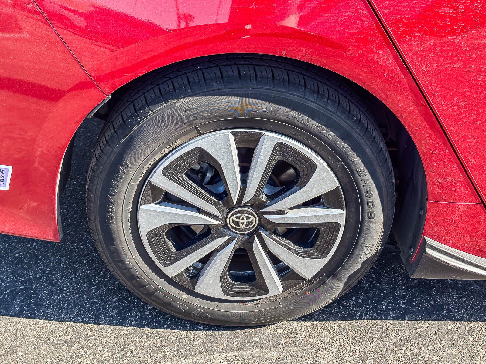 Used 2019 Toyota Prius Prime Plus w/ Preferred Accessory Package FWD image 11