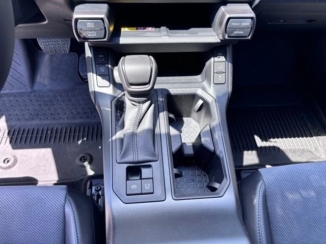 Used 2026 Toyota RAV4 XSE AWD/4WD image 22
