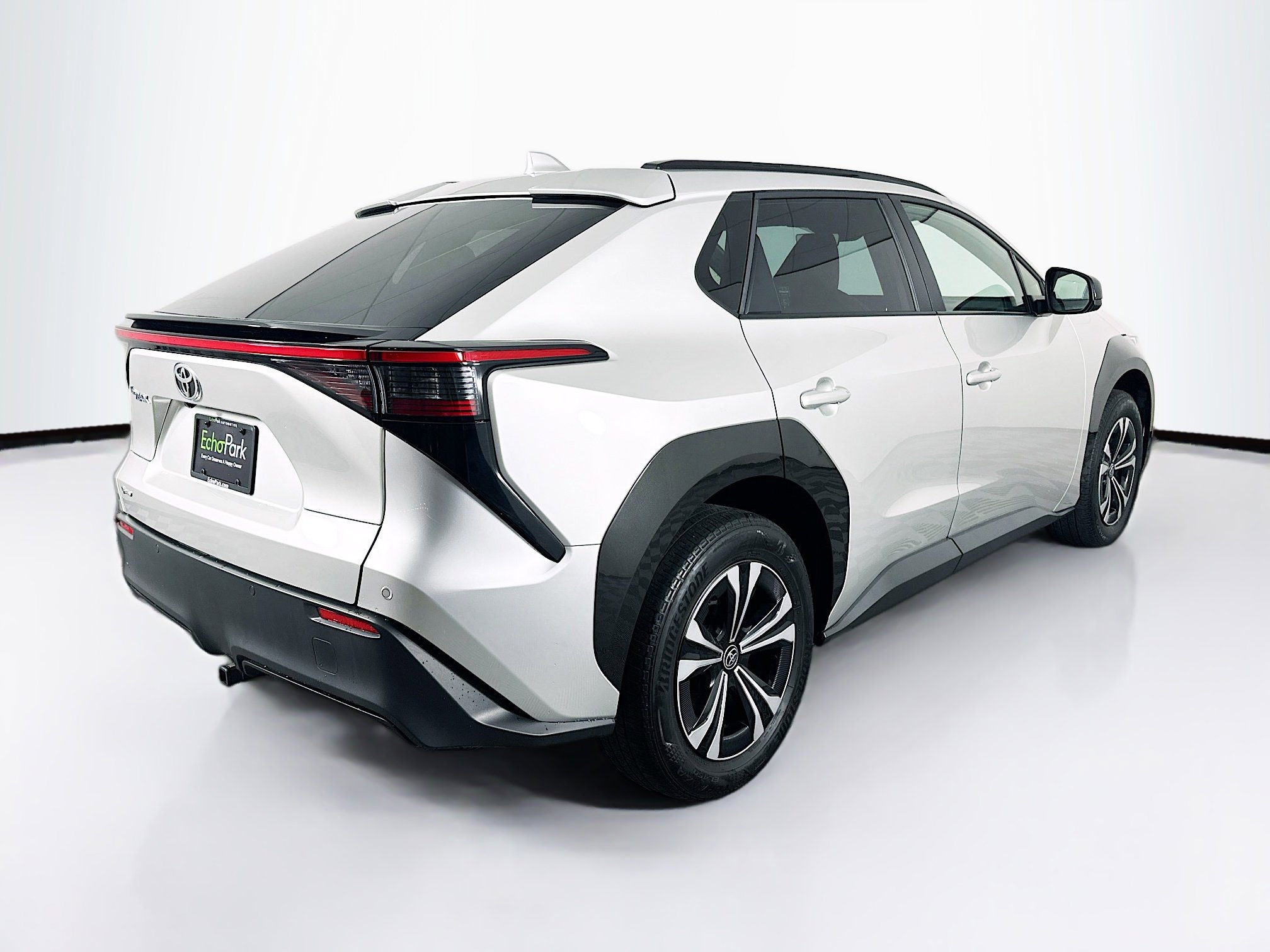 Used 2024 Toyota bZ4X XLE w/ Weather Package FWD image 9