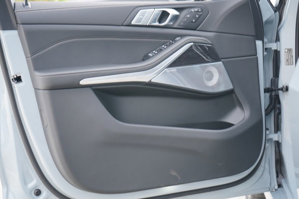 New 2026 BMW X7 M60i image 8