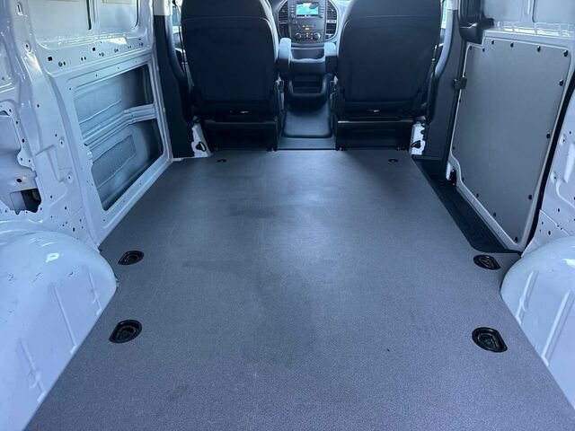 Used 2023 Mercedes-Benz Metris image 18