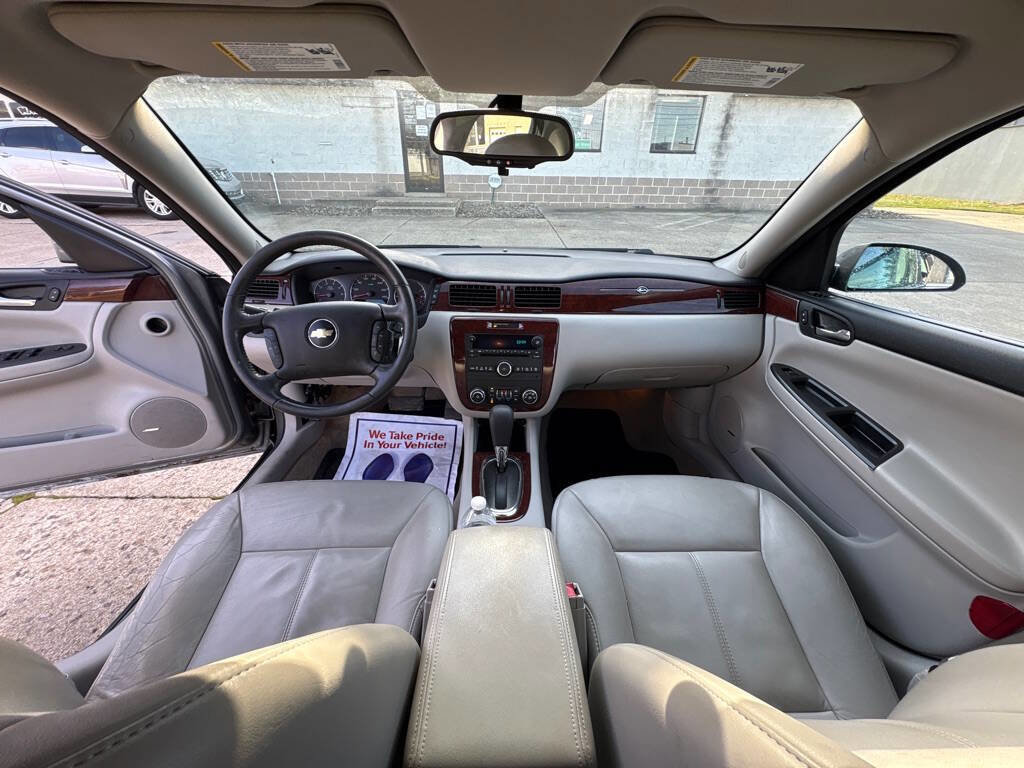 Used 2009 Chevrolet Impala LT w/ Luxury Edition Package image 13