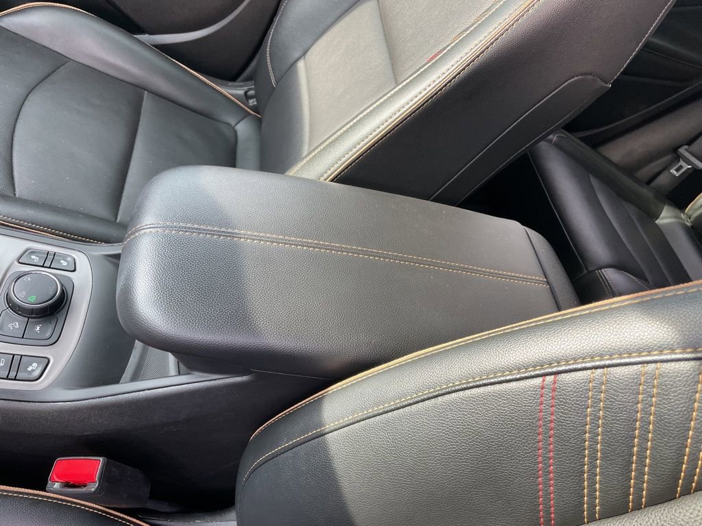 Used 2023 GMC Terrain AT4 image 22