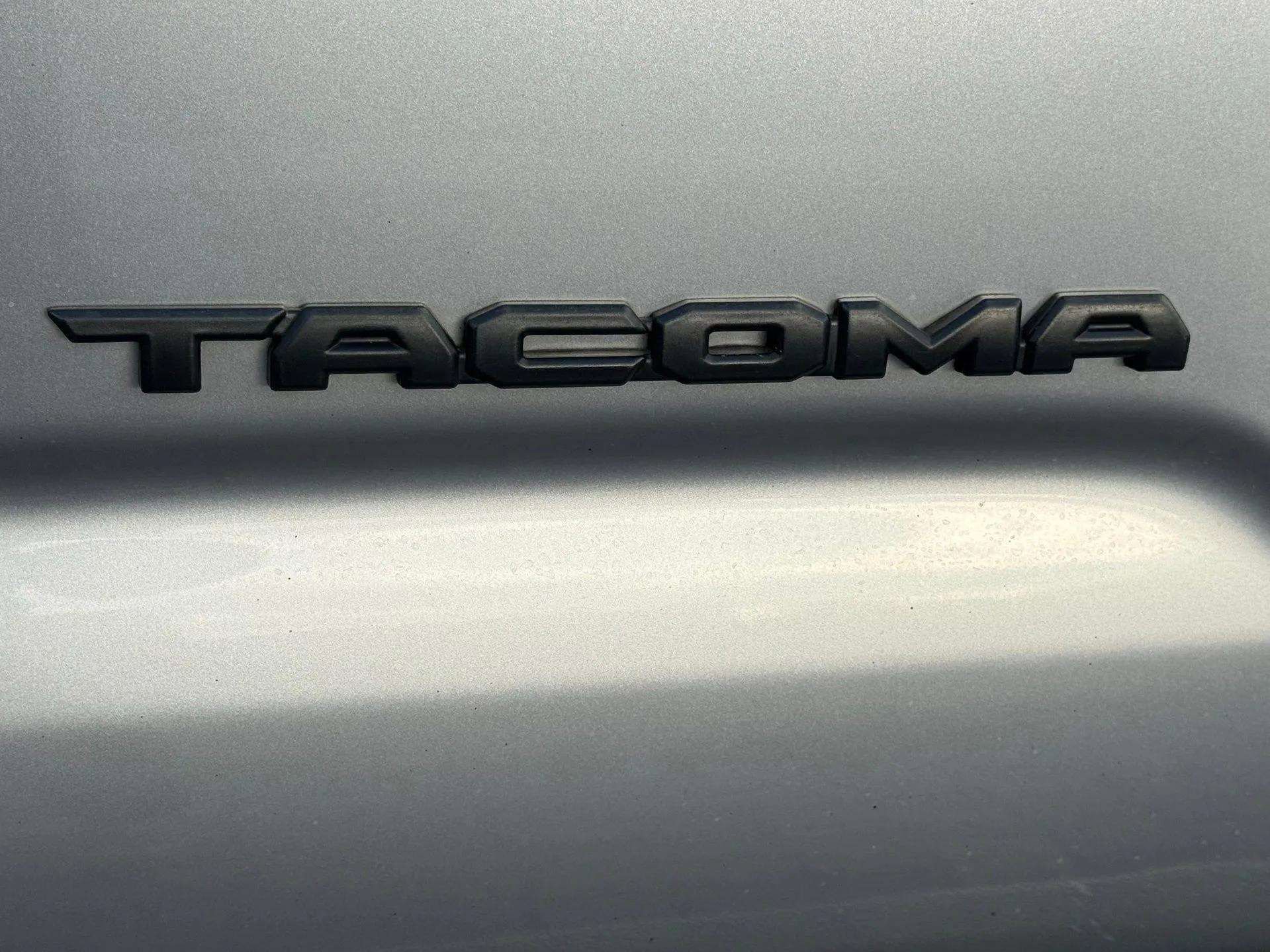 Used 2020 Toyota Tacoma SR5 image 22