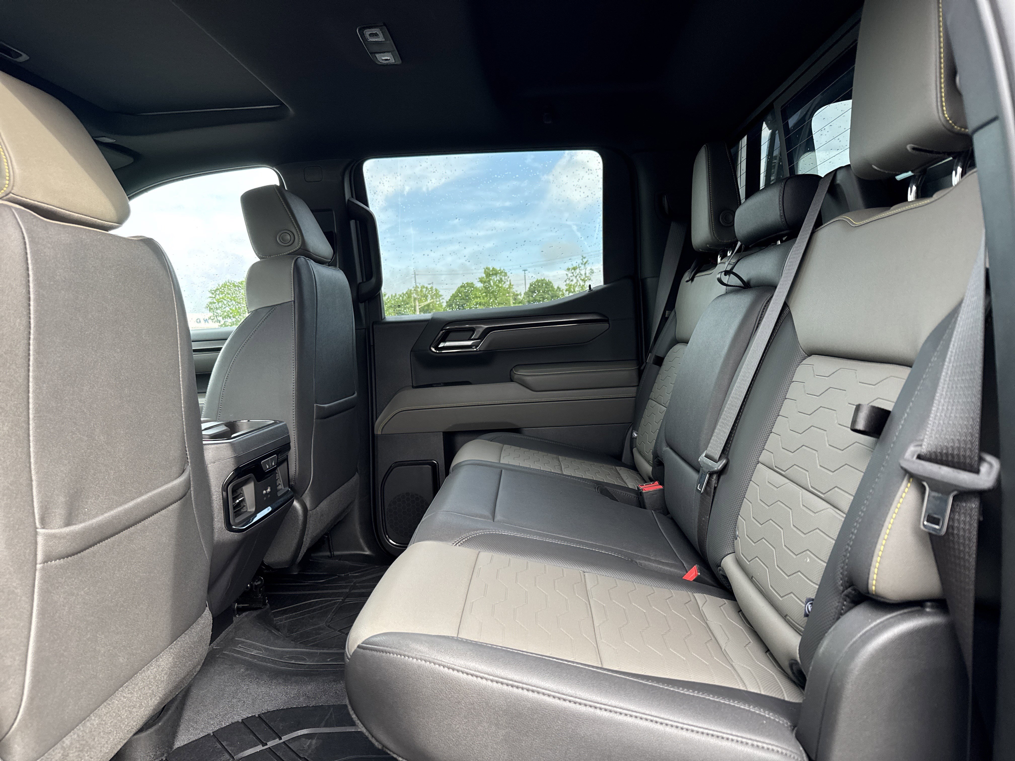 Used 2023 Chevrolet Silverado 1500 ZR2 w/ Technology Package AWD/4WD image 31
