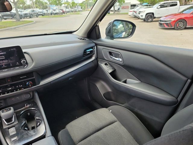 Used 2026 Nissan Rogue SV FWD image 18