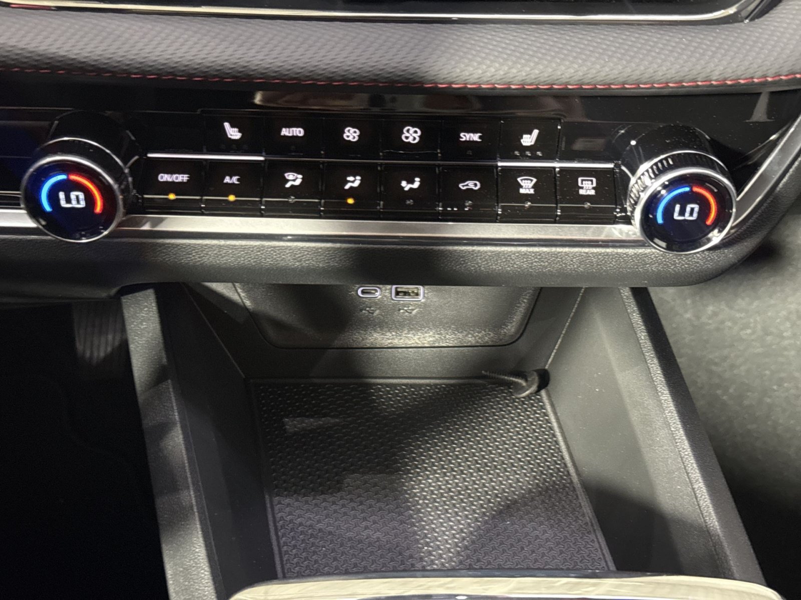 New 2027 Chevrolet Equinox RS FWD image 21