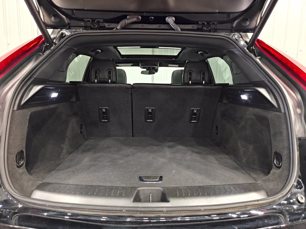 Used 2023 Cadillac XT4 Luxury AWD/4WD image 30