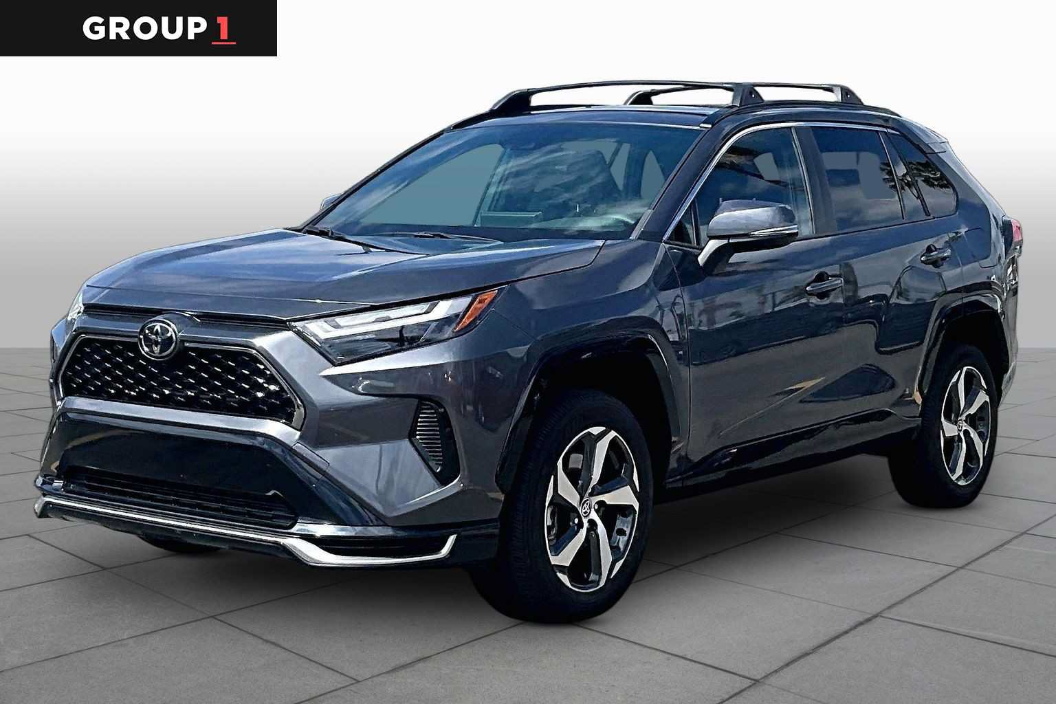 Used 2025 Toyota RAV4 SE w/ Weather & Moonroof Package AWD/4WD image 1
