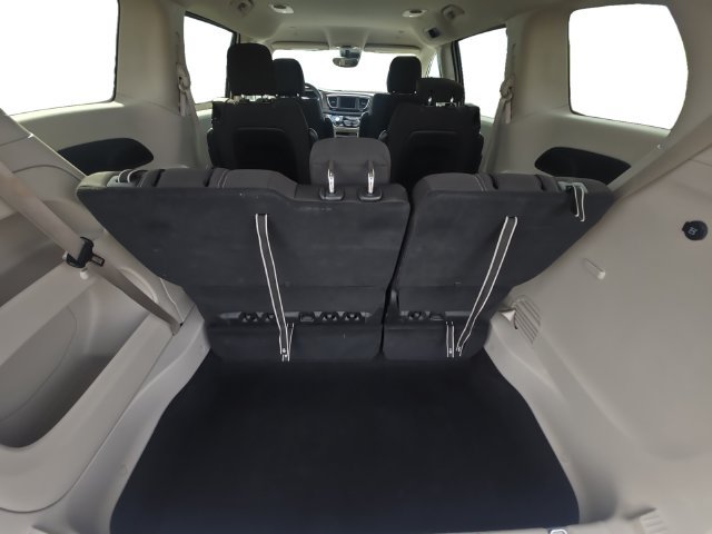 Used 2023 Chrysler Voyager LX FWD image 13