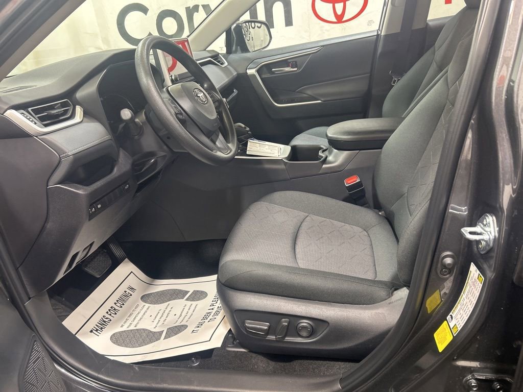 Used 2025 Toyota RAV4 XLE image 23