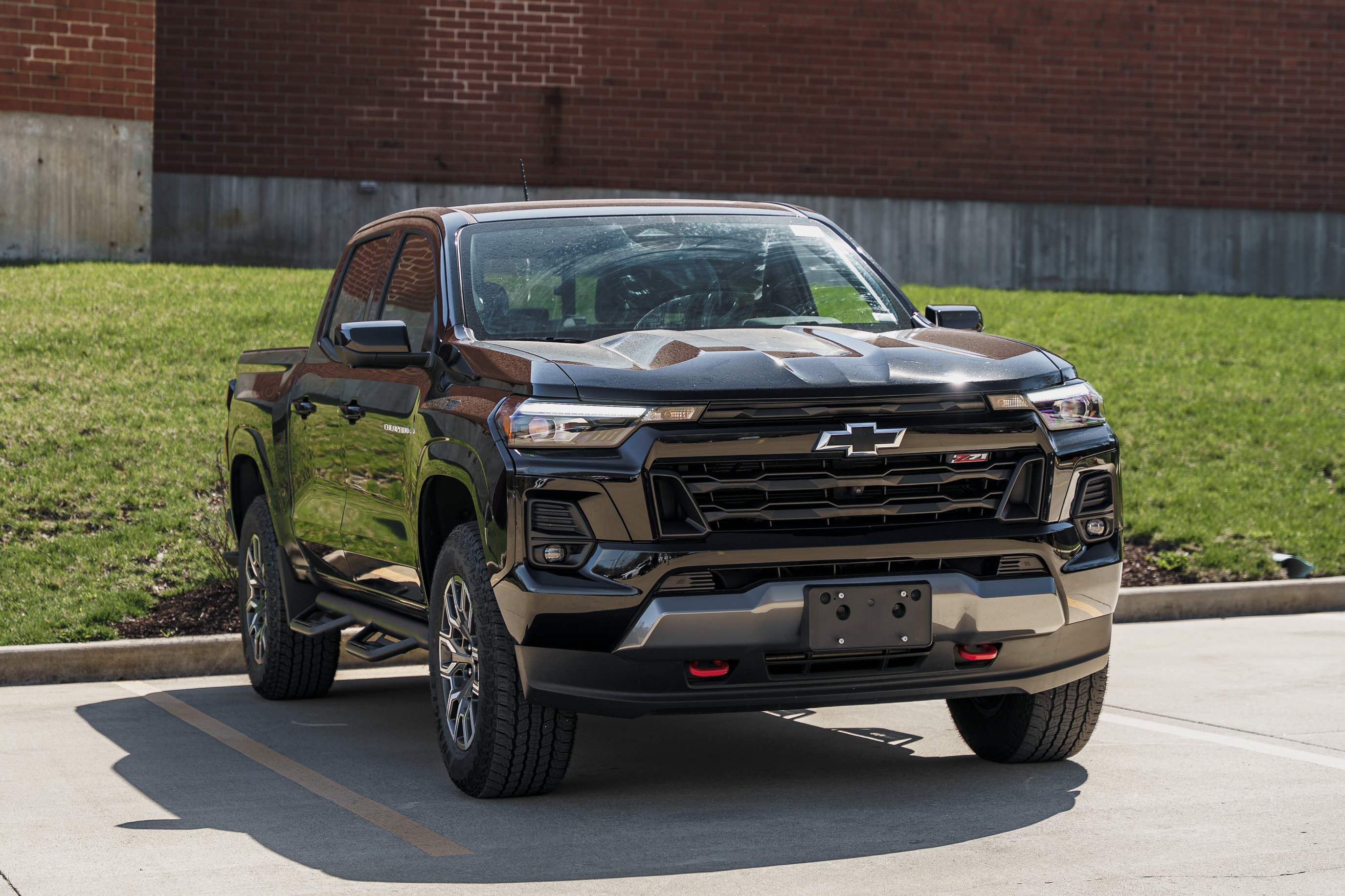 Used 2024 Chevrolet Colorado Z71 w/ Z71 Convenience Package 2 image 2