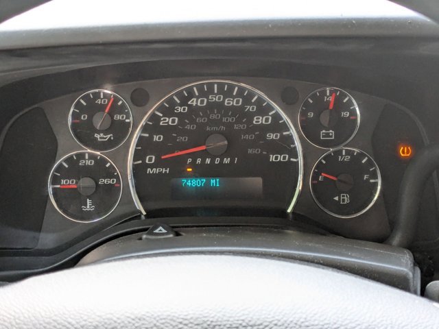 Used 2017 Chevrolet Express 2500 RWD image 3