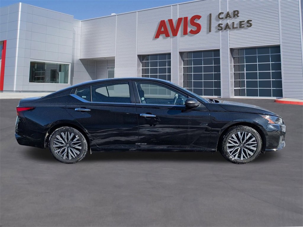 Used 2024 Nissan Altima 2.5 SV image 7