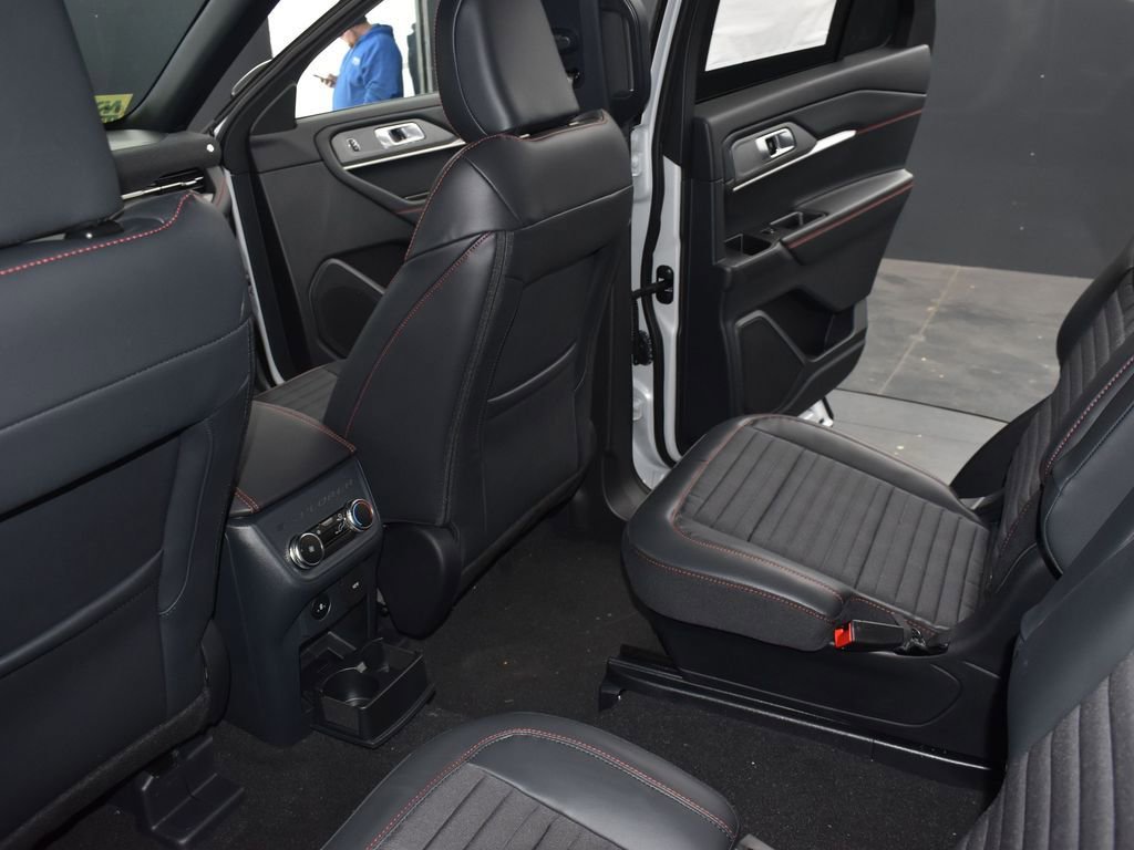 New 2026 Ford Explorer ST-Line image 26
