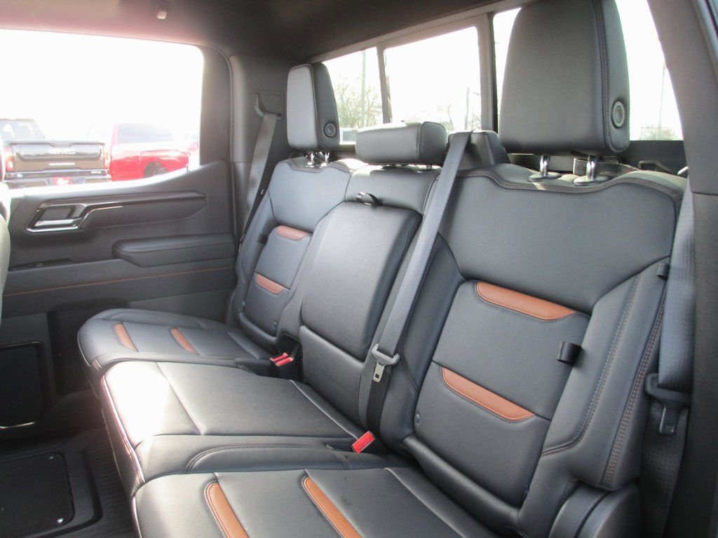 Used 2025 GMC Sierra 1500 AT4 w/ AT4 Premium Package AWD/4WD image 22