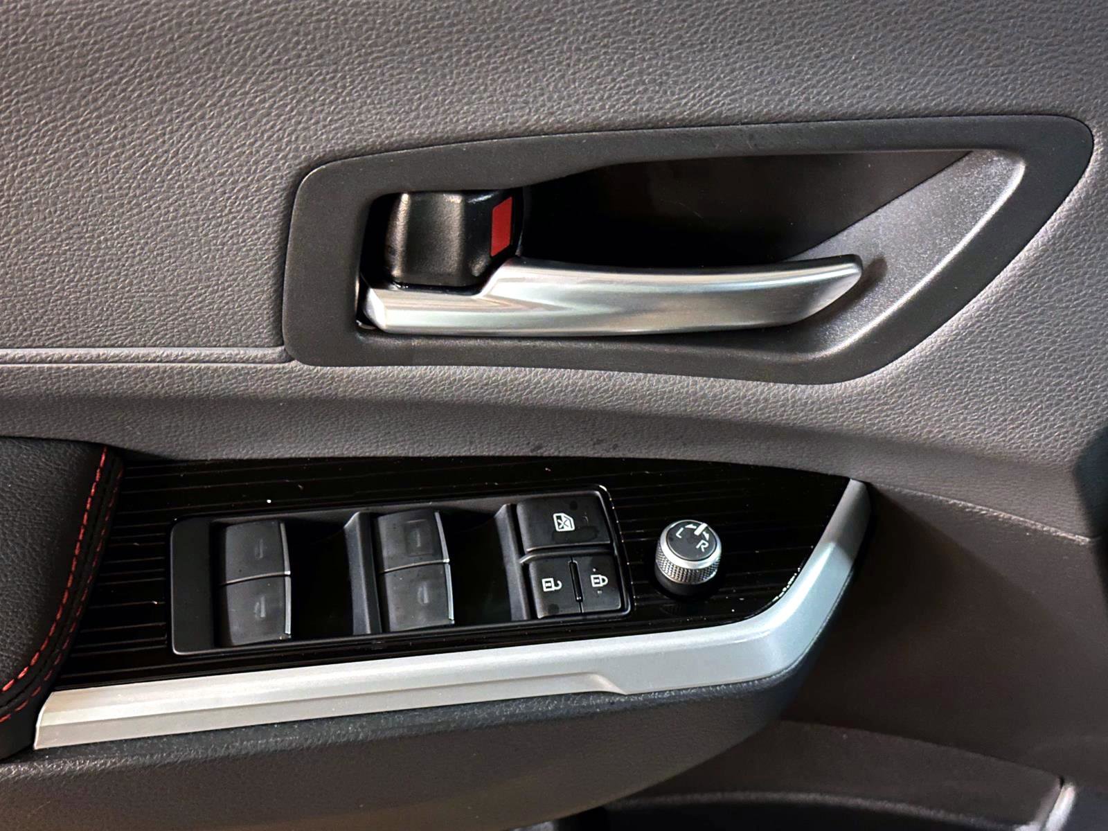 Used 2026 Toyota Sienna XSE image 13