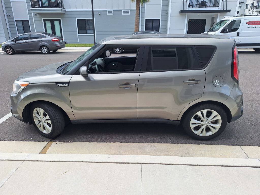 Used 2016 Kia Soul + FWD image 10