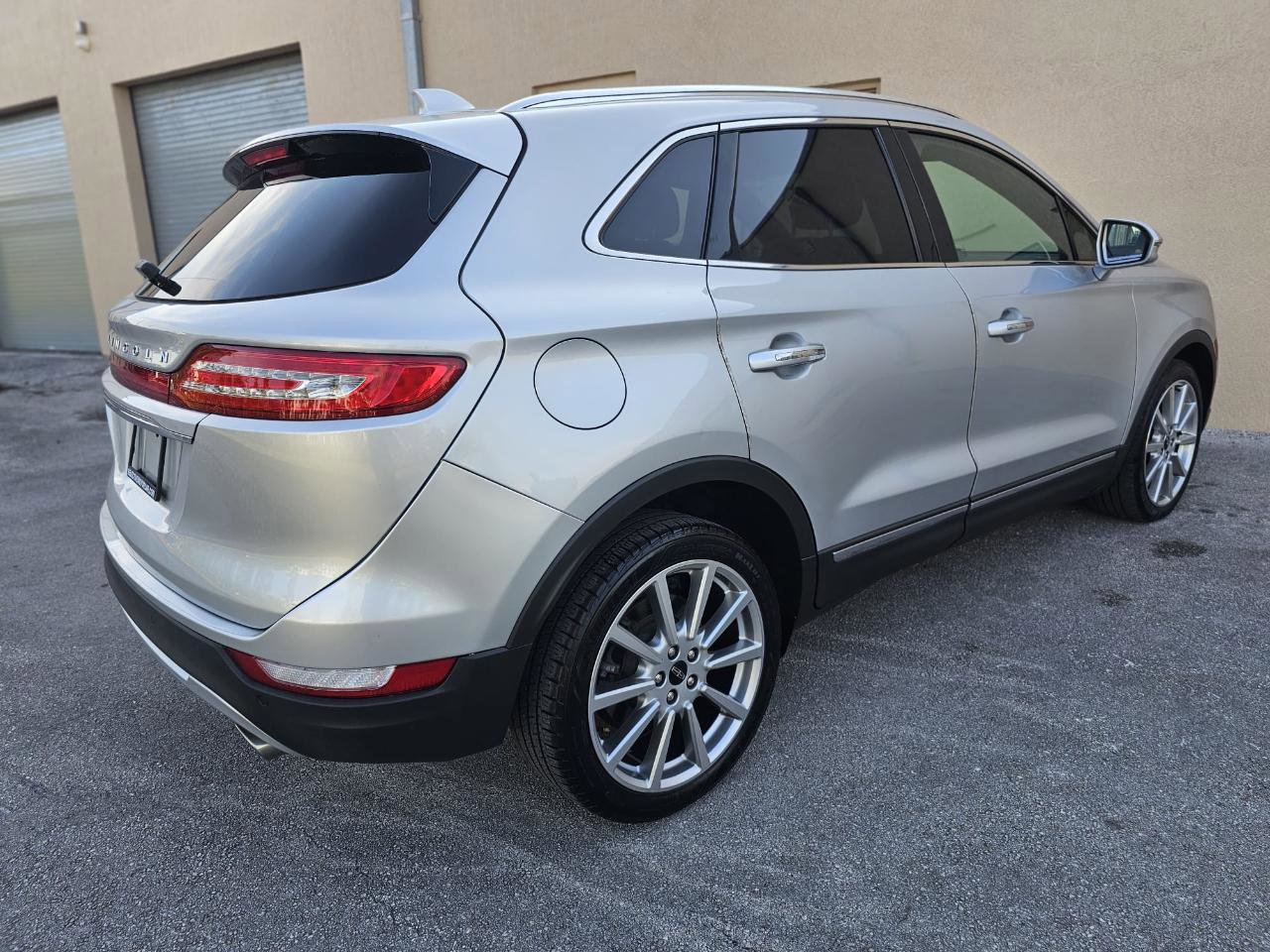 Used 2019 Lincoln MKC Reserve w/ MKC Technology Package FWD image 11