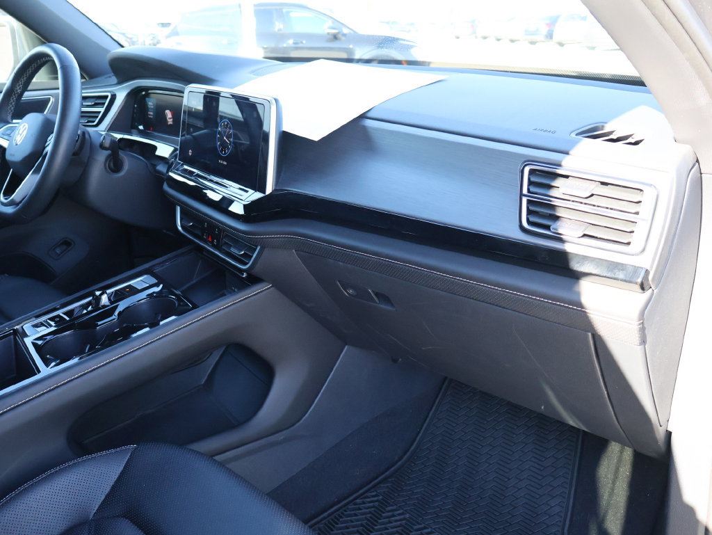 Certified 2024 Volkswagen Atlas Cross Sport SE w/ Panoramic Sunroof Package AWD/4WD image 13