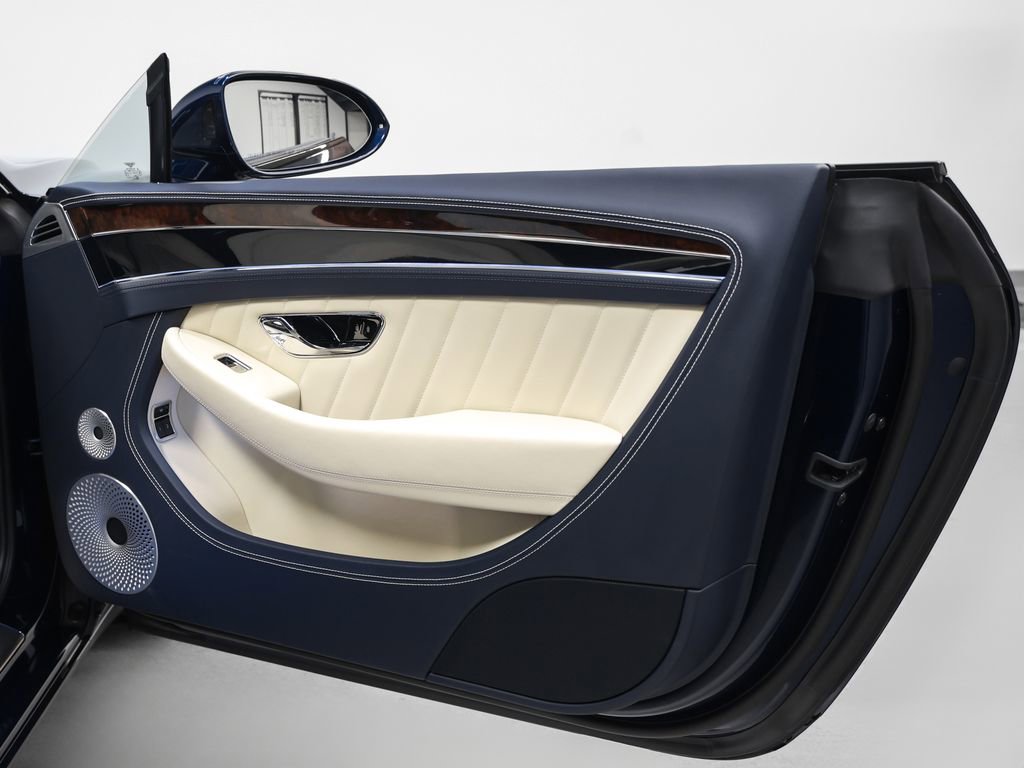 Used 2024 Bentley Continental GT image 30
