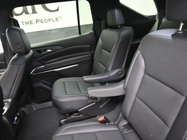 Used 2025 Chevrolet Traverse LT image 21