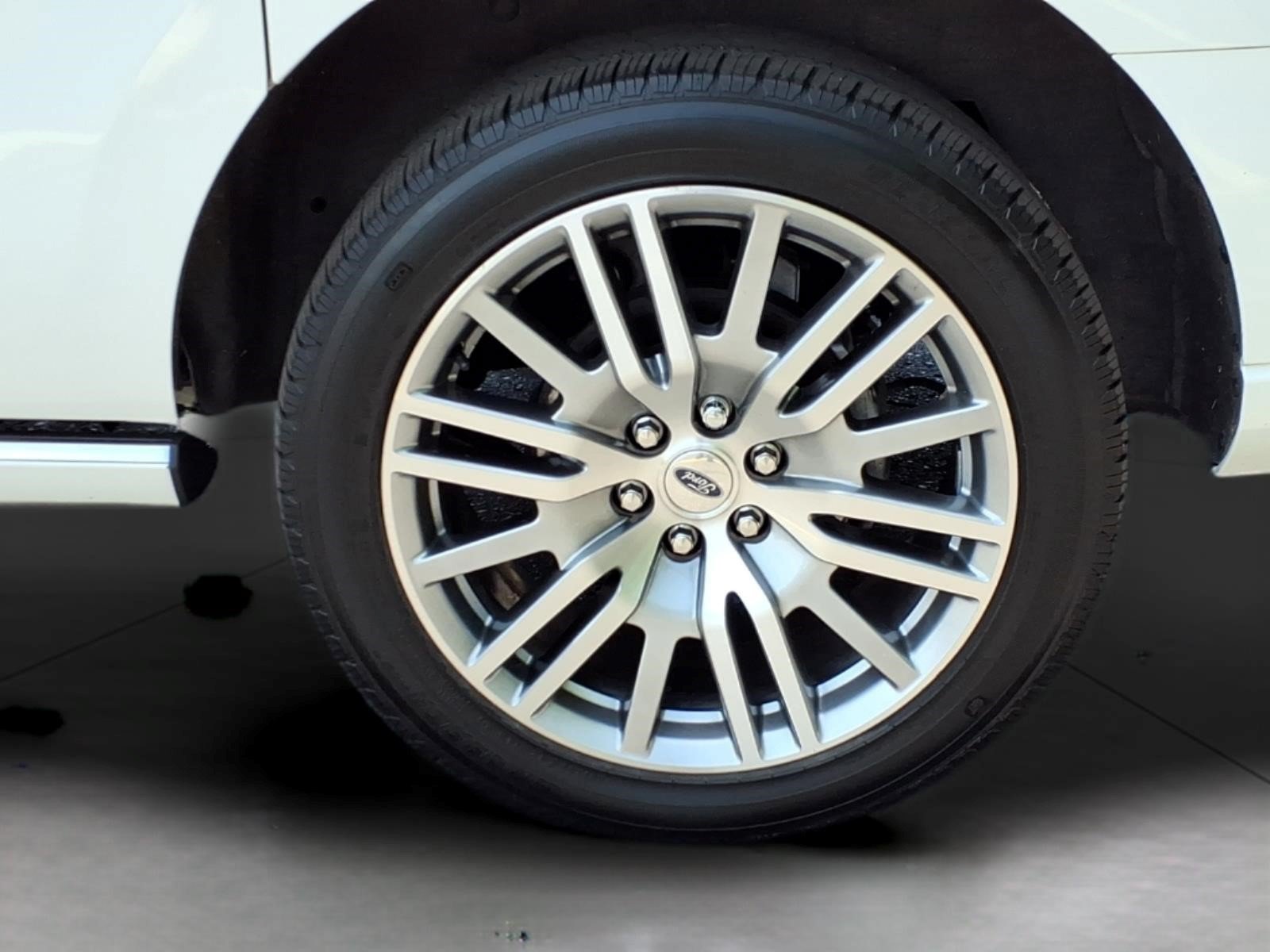 Used 2024 Ford Expedition Max Platinum AWD/4WD image 7
