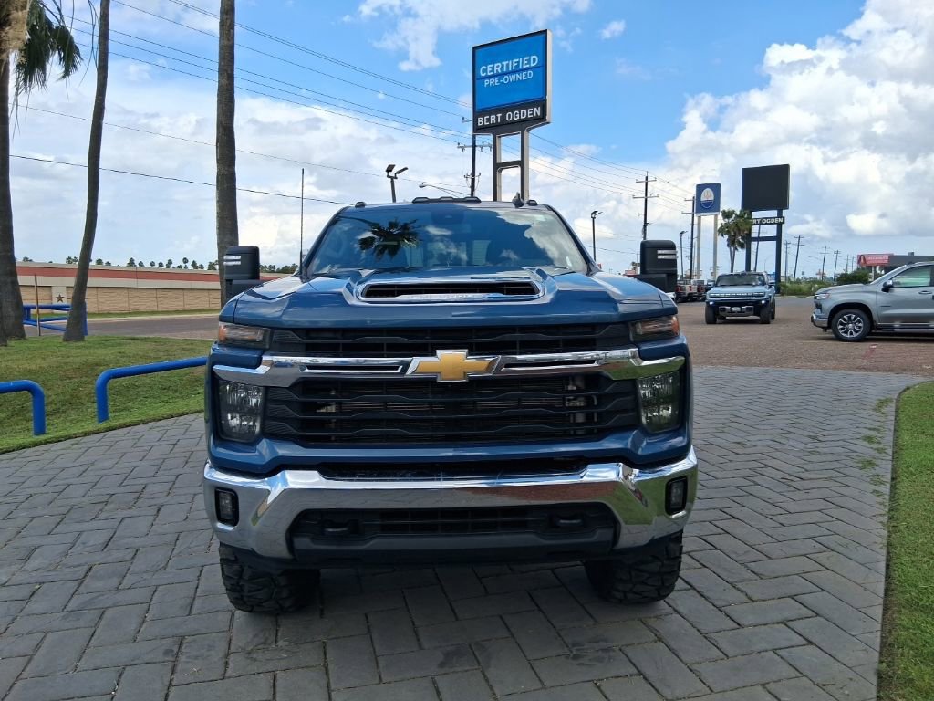 Used 2024 Chevrolet Silverado 3500 LT w/ Texas Edition AWD/4WD image 2