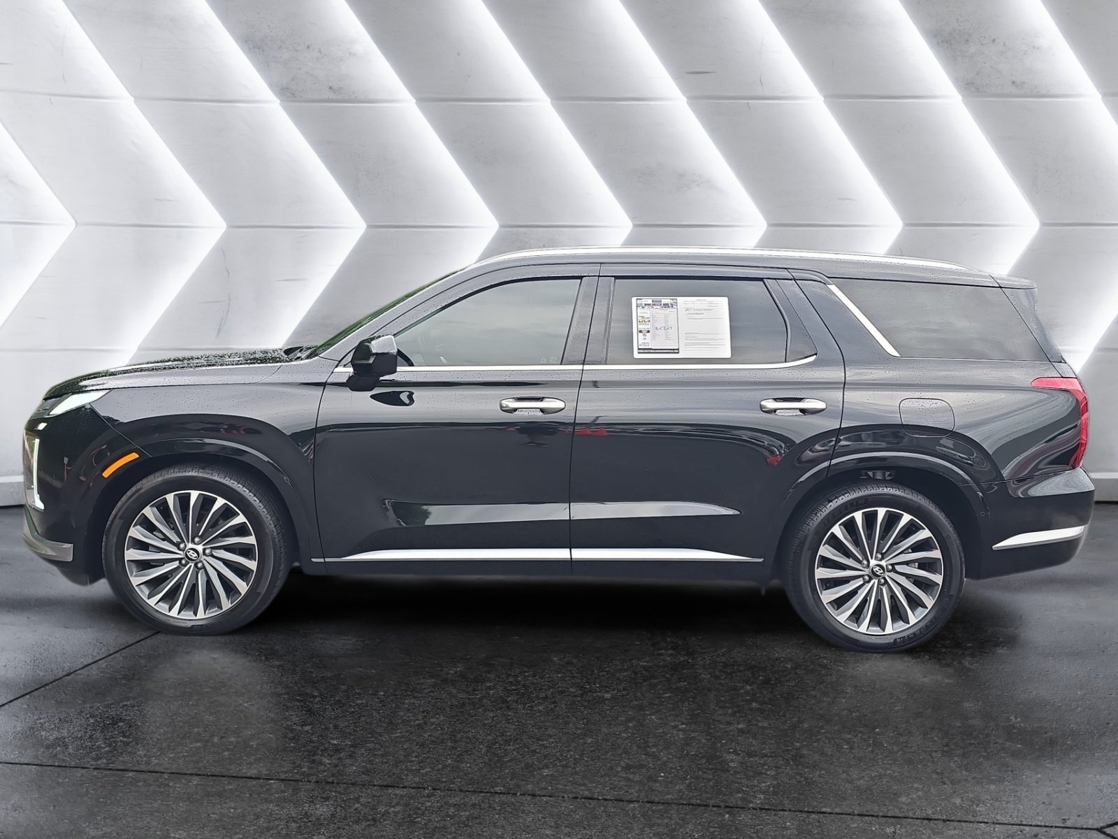 Used 2025 Hyundai Palisade Calligraphy AWD/4WD image 2