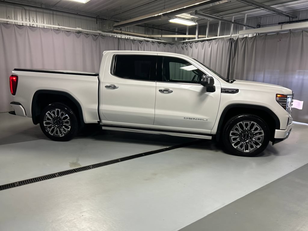 Used 2024 GMC Sierra 1500 Denali Ultimate AWD/4WD image 8